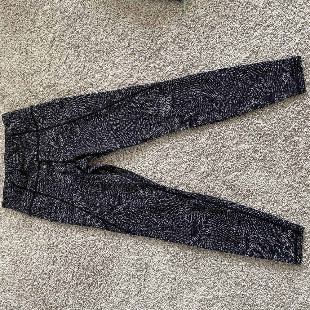 Athleta Salutation Stash Pocket Tight